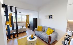 Modern City Stay Apartment 4 Min Walk From Alexander Nevski
