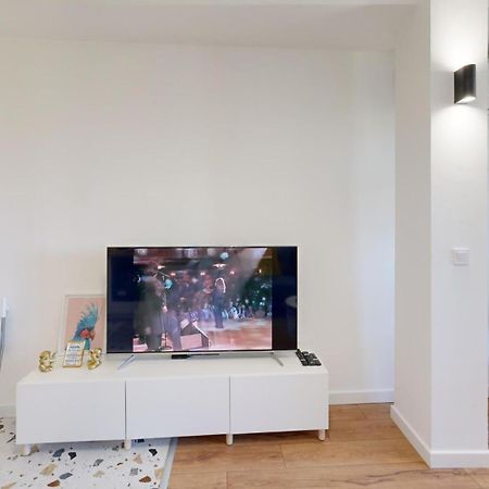 Modern City Stay Apartment 4 Min Walk From Alexander Nevski София Екстериор снимка